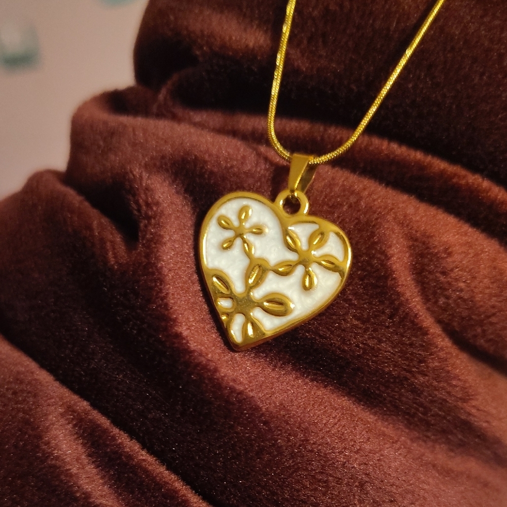 Gold Heart Pendant Necklace Stainless Steel